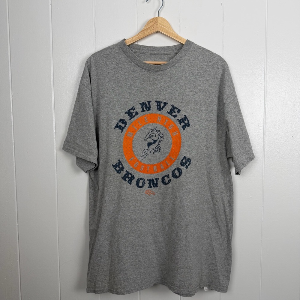 Denver Broncos NFL Team Apparel Gray Graphic T-Shirt XL Football Tee